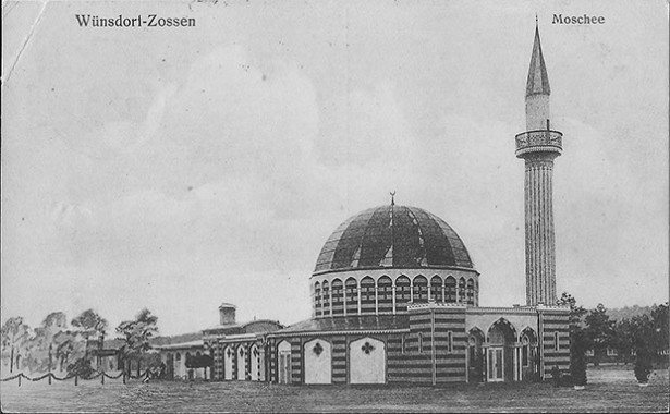 "Wünsdorf-Zossen. Moschee". Wilhelm Puder, Kunstanstalt, Berlin. Ansichtskarte, gelaufen als Feldpost im Februar 1918 von Zossen nach Hechingen. Sammlung Detlev Brum.