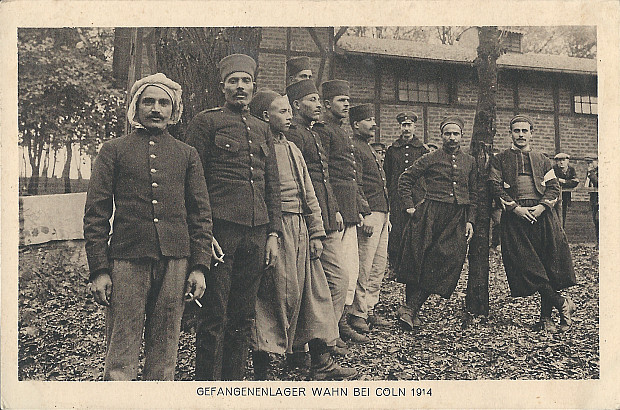 "Gefangenenlager Wahn bei Cöln 1914". Photogravur, Siegburg. Ansichtskarte, ungelaufen. Sammlung Detlev Brum.