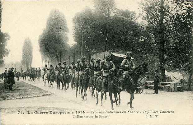 "La Guerre Européenne 1914. Troupes Indiennes en France. Défilé des Lanciers" (Indische Lanzenreiter/ Kavallerie). Carte Postale, ungelaufen, ohne Datum. Sammlung Markus Kreis.