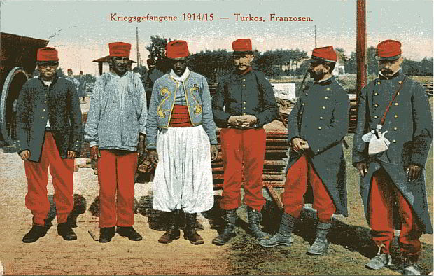 "Kriegsgefangene 1914/15 – Turkos, Franzosen". Text Rückseite: H. Schanz, Soest. Ansichtskarte, gelaufen als Feldpost im Februar 1916 aus dem Sennelager. Sammlung Markus Kreis.