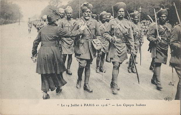 "Le 14 Juillet á Paris en 1916 – Les Cipayes Indiens". Carte Postale, ungelaufen. Sammlung Detlev Brum.